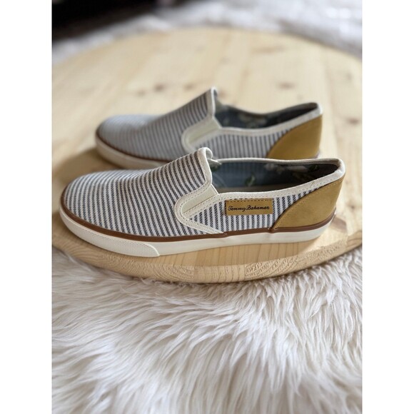 Tommy Bahama shoes - Picture 5 of 7